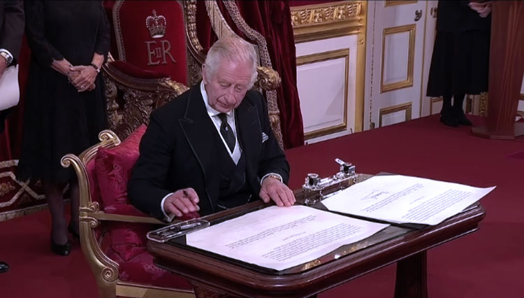 Raja Charles III Resmi Jadi Pemimpin Inggris Menggantikan Ratu Elizabeth II