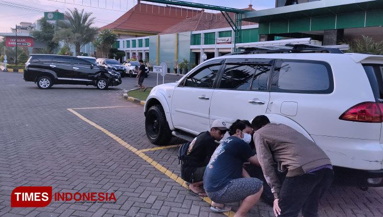 Tahanan Kabur dengan Mobil Petugas, Tabrak Dua Mobil Dokter di RSUD Tuban