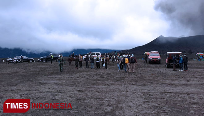 Jip Rombongan Wisatawan Gunung Bromo Terjun Ke Jurang, Dua Orang ...