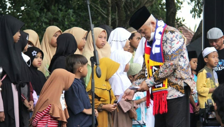 Aremania-Gober-2.jpg