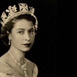 5 Deretan Mahkota Terpopuler Ratu Elizabeth II yang Wajib Anda Ketahui