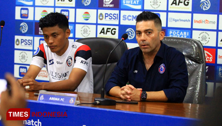 Pelatih Arema FC, Javier Roca. (Foto: Tria Adha/TIMES Indonesia)