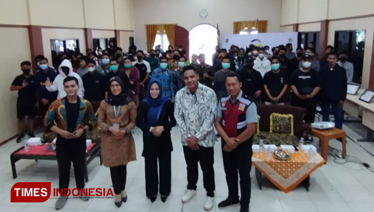 Sekretaris Camat Bontang Utara Ida Idris resmi membuka Turnamen Mobile Legend: Bang-Bang Katalok di Kota Bontang, Sabtu (17/9/2022). (Foto: Kusnadi/TIMES Indonesia)