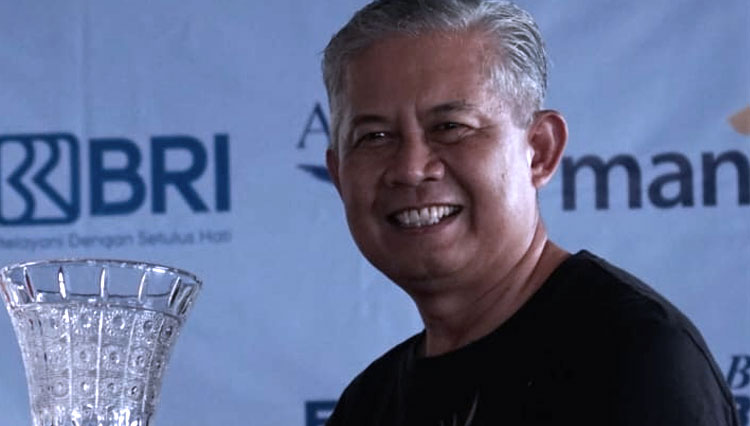 Turnamen Golf di Bandung, Benny Riswandi Raih Piala Gubernur Jabar