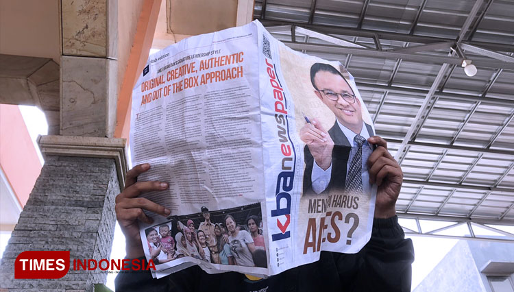 Tabloid Anies Baswedan yang tersebar di Masjid Kota Malang. (Foto: Rizky Kurniawan Pratama/TIMES Indonesia)
