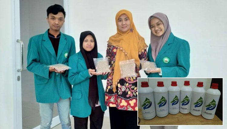 Ibu Hj. Novi Arfarita SP, MP, M.Sc, Ph.D bersama tim PKM-RE Unisma Malang menunjukkan produk hasil penelitian berupa pellet. (FOTO: AJP TIMES Indonesia)
