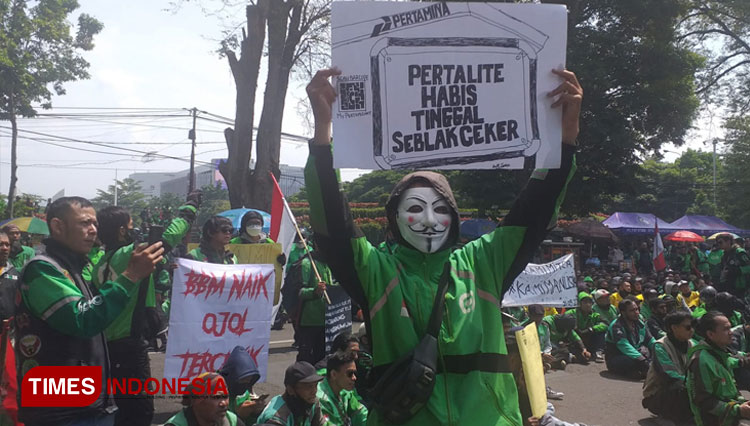 Demo Buruh dan Ojol di Bandung, Gagal Bertemu Gubernur Jabar Ridwan Kamil