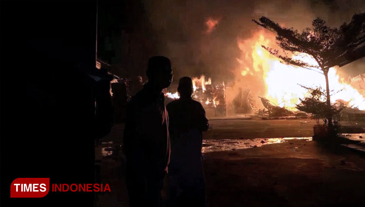 Polisi Belum Bisa Pastikan Penyebab Kebakaran Pabrik Pengolahan Kayu di Probolinggo