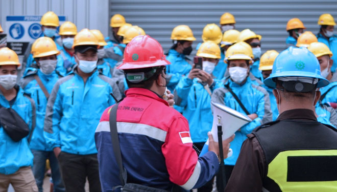 Warga dan Forkopimcam Batur saat melakukan kunjungan dan studi banding di PLTP Patuha Unit-1, Ciwidey, Jawa Barat. (FOTO: Humas PT Geodipa Energi For TIMES Indonesia)