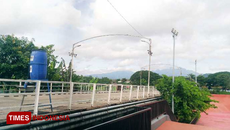 Jembatan-Lama-Kediri-a.jpg