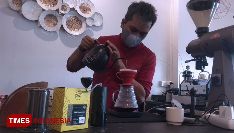 Cetak Barista Profesional, Kopipressio Gelar Indonesia Coffee Event League Timur Surabaya