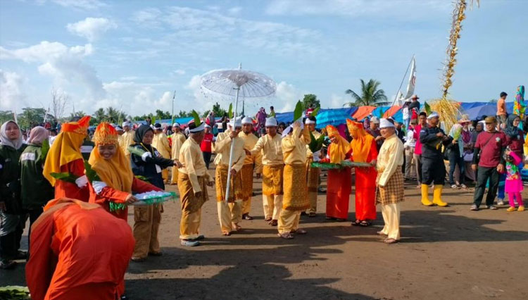 Tim Ekspedisi Sungai Batanghari Turut Mandi Safar, Tradisi Budaya dari Desa Air Hitam Laut