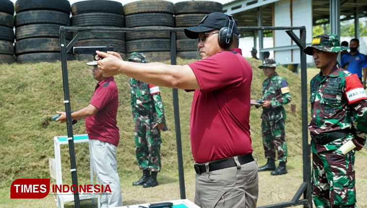 Pangdivif 2 Kostrad Ajak Forkopimda dan Perbakin Latihan Menembak Bersama