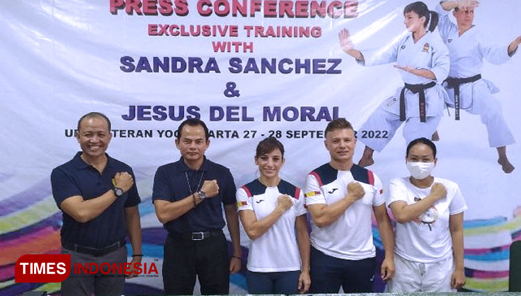 Dihadiri Sandra Sanchez dan Pelatih Jesus Del Moral, UPN Veteran Yogyakarta Gelar Eksklusif Training Karate
