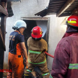 Kios Makanan Ringan di Probolinggo Ludes Terbakar