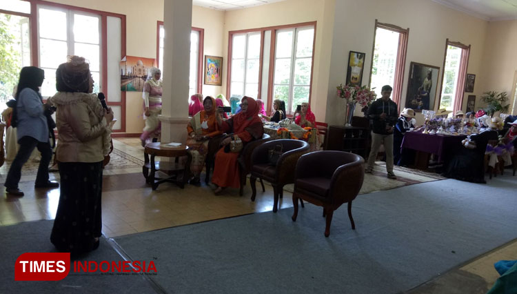 Feny-Mustafa-Ketua-CWC-tampil-memberikan-acara-sambutan.jpg