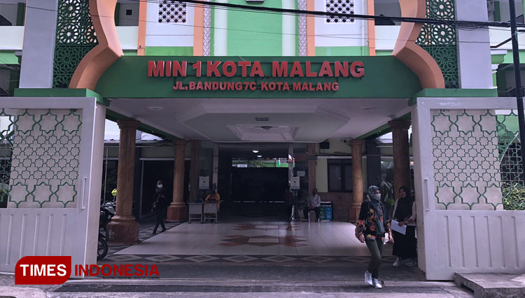 Nampak depan pintu gerbang MIN 1 Kota Malang. (Foto: Rizky Kurniawan Pratama/TIMES Indonesia)