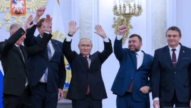 Vladimir Putin Tandatangani Pencaplokan Empat Wilayah Ukraina