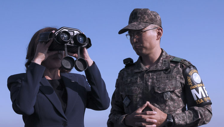 Pulang Pergi Diprovokasi Rudal Balistik, Wapres AS Tetap Kunjungi Perbatasan Kedua Korea