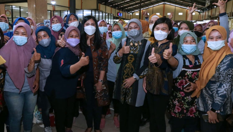 Menteri-Ketenagakerjaan-Ida-Fauziyah-c.jpg