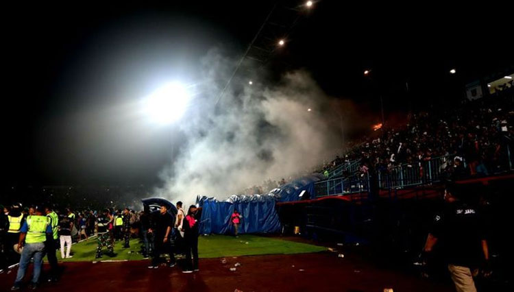 Gas Air Mata di Tragedi Stadion Kanjuruhan Langgar Aturan FIFA