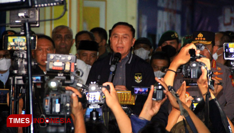 Ketum-PSSI-Iwan-Bule.jpg