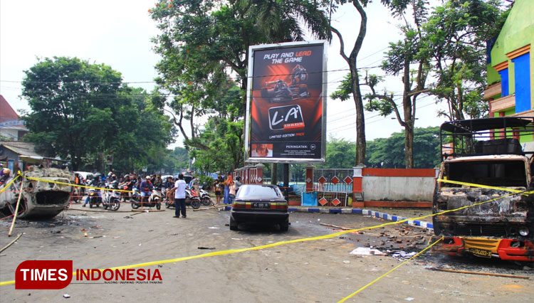 Kondisi Stadion Kanjuruhan usai laga Arema FC melawan Persebaya Surabaya. (FOTO: dok. TIMES Indonesia)