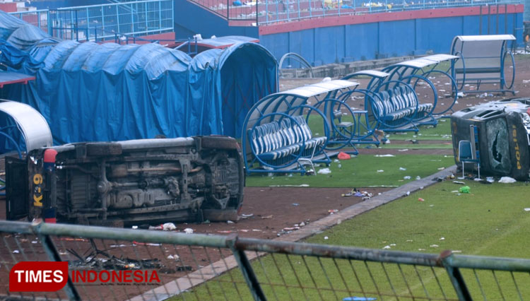 Kondisi Stadion Kanjuruhan Pasca Tragedi (FOTO: Istimewa & Glewo/fotografer TimesIndonesia.)