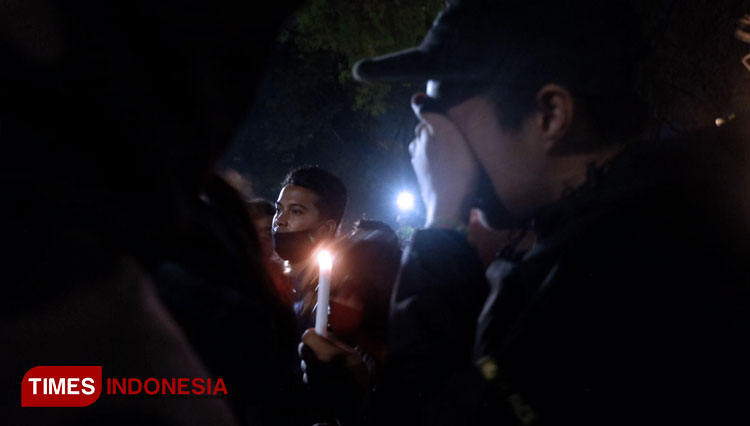 tak-kuasa-menahan-tangis.jpg