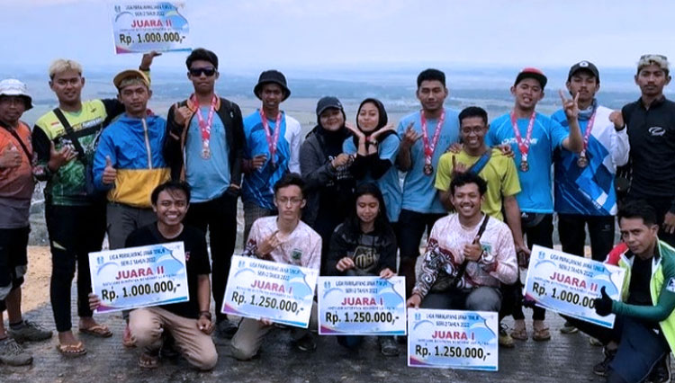 Para Atlet Paralayang Kota Batu yang meraih juara Liga Jatim Seri 2, Paragliding Accuracy. (FASI Kota Batu for TIMES Indonesia)