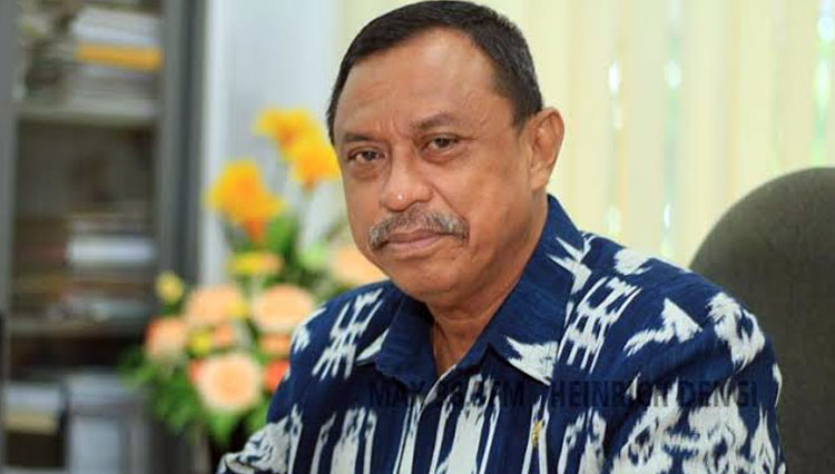 Foto semasa hidup Sekretaris Daerah Provinsi NTT Domu Warandoy. (Foto: Ist)