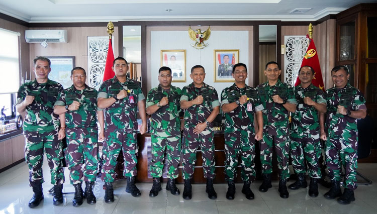 Dikunjungi Danlanud Pattimura, Pangdam Pattimura: Sinergitas Sesama TNI Solid