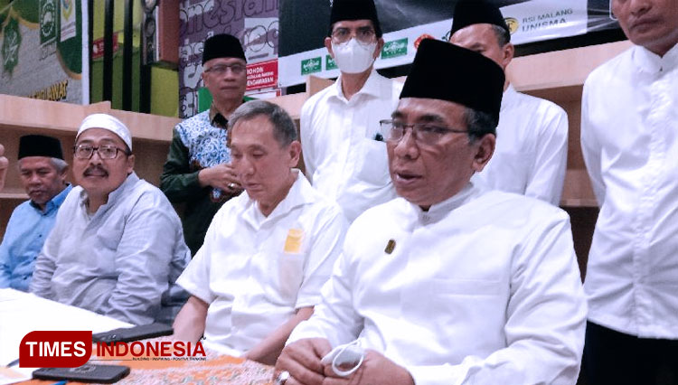 Ketua Umum PBNU KH. Yahya Cholil Staquf saat peresmian Posko Terpadu Crisis Center NU di Malang. (FOTO: Naufal Ardiansyah/TIMES Indonesia)