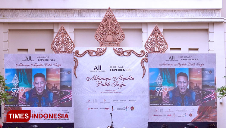 Menteri Pariwisata dan Ekonomi Kreatif RI, Dr Sandiaga Salahuddin Uno, BBA MBA ketika memberikan sambutan dalam memperingati Hari Batik Nasional 2022 yang digagas oleh The Phoenix Hotel Yogyakarta (FOTO: Ditha for TIMES Indonesia)