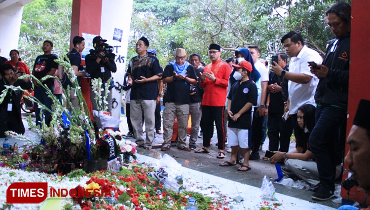 Tahlil Di Lokasi Tragedi Stadion Kanjuruhan, Giring Ganesha Minta Usut ...