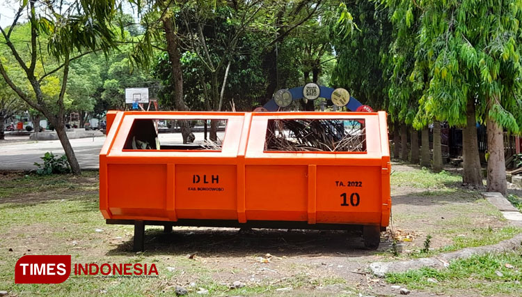 Tambah Bak Kontainer Sampah di Alun-alun Bondowoso, Harus Ada Kesadaran Masyarakat