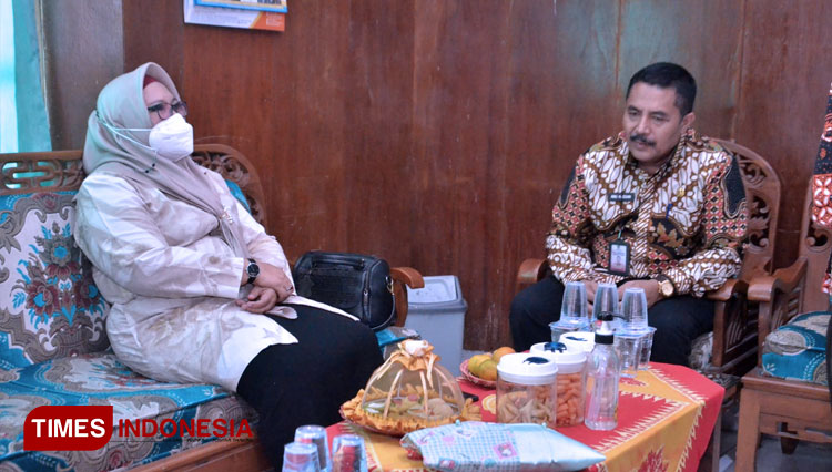 Wabup-Gresik-Aminatun-Habibah.jpg