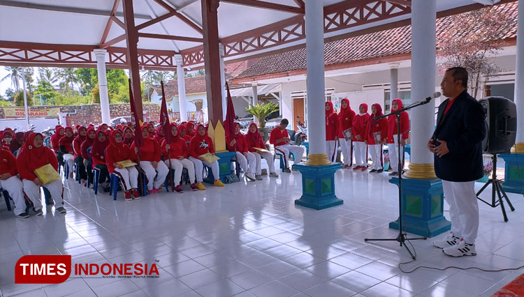 Acara pembentukan dan pelantikan pengurus Senam Tera Indonesia Ranting Kalipare. (FOTO: Widodo Irianto/TIMES Indonesia)