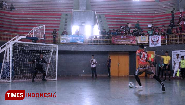pertandingan-di-Kompetisi-Futsal-Tuli-se-Jatim-3.jpg