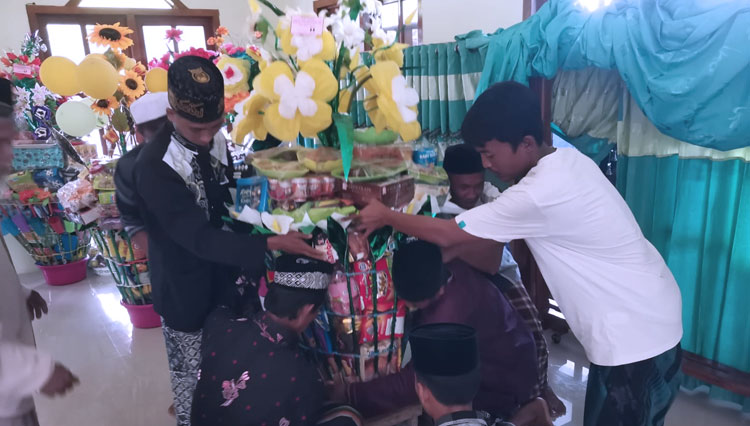 Maulid-Nabi-di-Bawean-Gresik-2.jpg