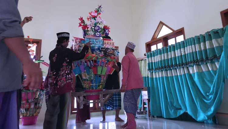 Maulid-Nabi-di-Bawean-Gresik-3.jpg