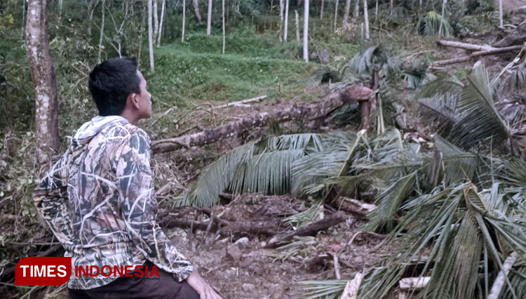 Ladang-pertanian-warga-rusak-berat-tertimbun-bebatuan.jpg