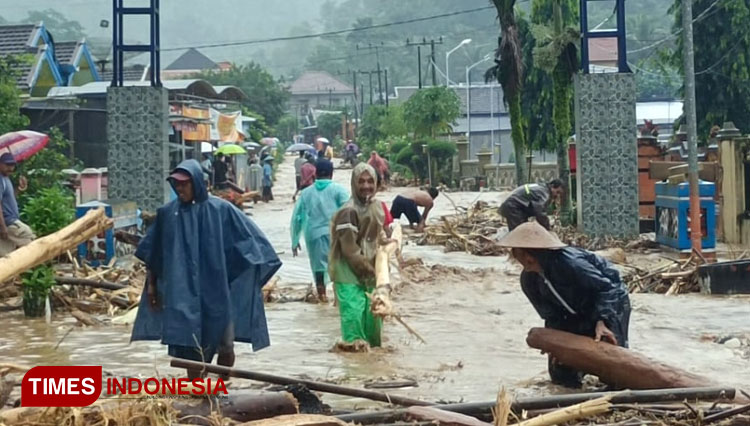 Kondisi-Banjir-Bandang-di-Pujiharjo-a.jpg