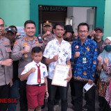 Kapolresta Malang Kota Berikan Beasiswa untuk Anak Korban Tragedi Kanjuruhan