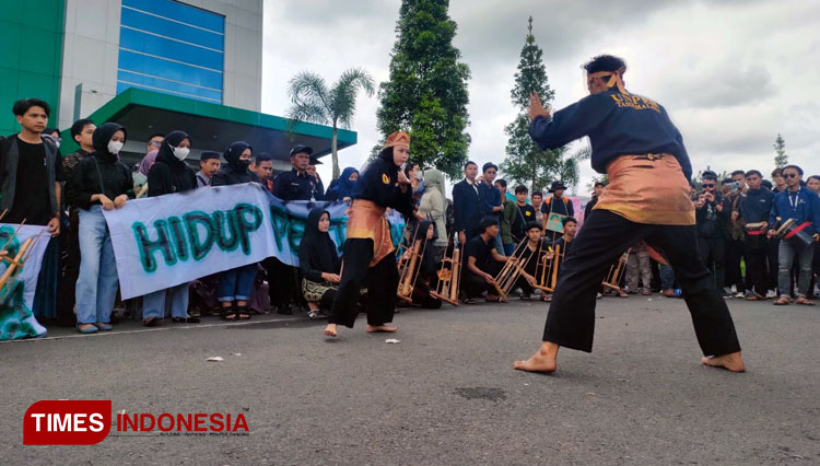 Universitas-Perjuangan-a.jpg