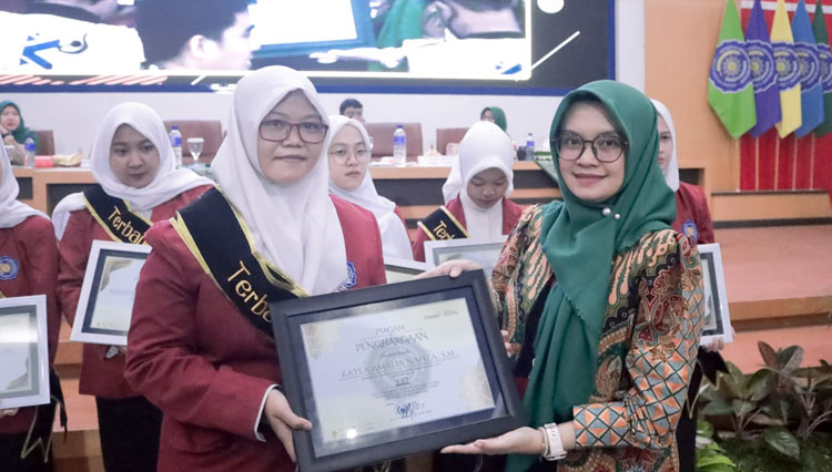 Universitas Muhammadiyah Sidoarjo Gelar Yudisium Fakultas Bisnis, Hukum dan Ilmu Sosial