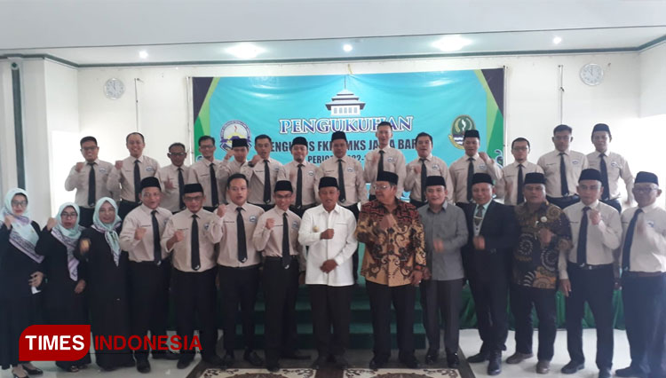 Pengukuhan Forum Komunikasi Kepala SMK Swasta Jawa Barat Periode 2022-2026. (Foto: Selamet Hidayat/TIMES Indonesia) 