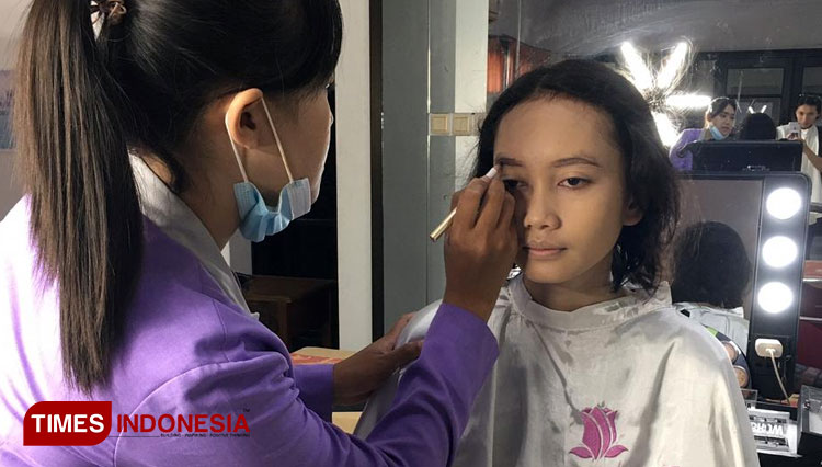 Edukasi Merias Wajah yang Cocok Untuk Kerja, Luminor Hotel Jember Gelar Beauty Class