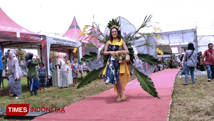 Fashion Tanaman Pukau Pengunjung Sidomulyo Floral Festival