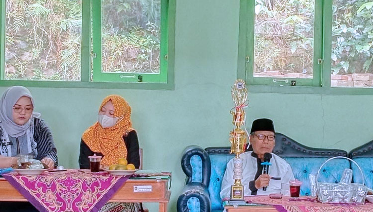 Monitoring peningkatan mutu pendidikan Dindik di SDN Jetak 2, Tulakan, Pacitan. (FOTO: Slamet for TIMES Indonesia) 